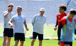 Soccer-Belgium seek statement start as Egypt chase first World Cup win