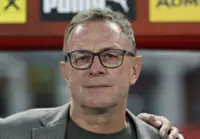 Soccer-Coach Rangnick extends Austria contract until 2028