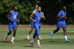 Soccer-France's Kone plays down pressure on Mbappe, backs him to deliver again at World Cup