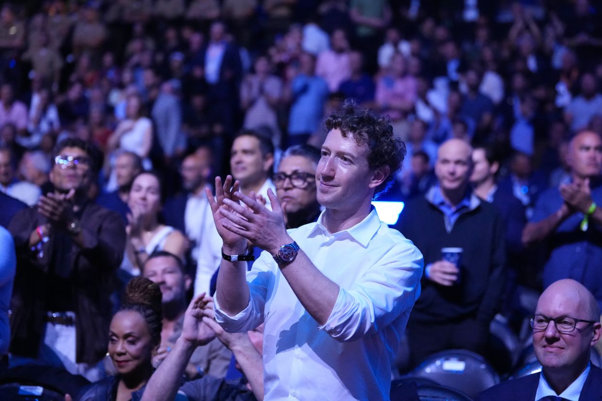 Facebook CEO Mark Zuckerberg attends UFC Freedom 250. Photo: AP
