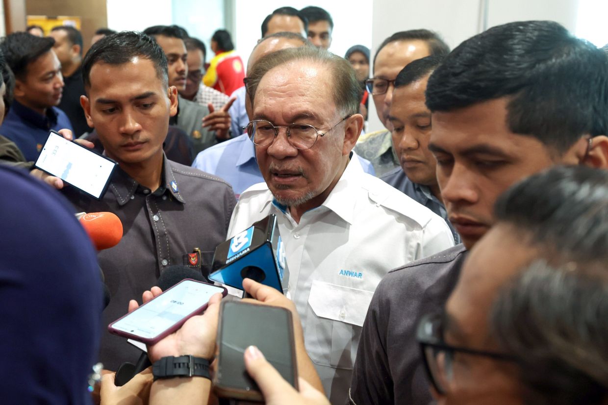 Don’t listen to political campaigns that aim to divide Malaysians, says Anwar
