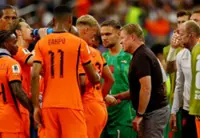 Soccer-Netherlands coach Koeman defends tactics after frustration against Japan