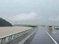 Sarawak Deputy Premier urges public to keep Batang Lupar I Bridge clean, safe