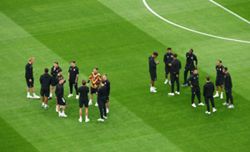Soccer-Keeper Neuer makes Germany return, Musiala in starting lineup against Curacao
