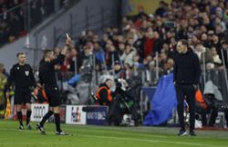 Soccer-Tuchel's 'Grade E' ref Turpin to take charge of England's World Cup opener