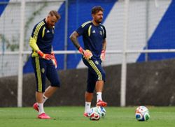 Soccer-Nordfeldt starts in goal for Sweden against Tunisia