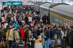 China railway passenger trips hit record 1.9 billion in January-May