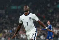 Soccer-England's Saka prepared to push through Achilles pain in World Cup bid
