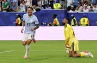 Soccer-Araujo equaliser saves Uruguay's blushes in draw with Saudis