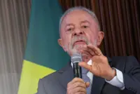 Lula widens lead over Flavio Bolsonaro in Brazil election second-round, CNT/MDA poll shows