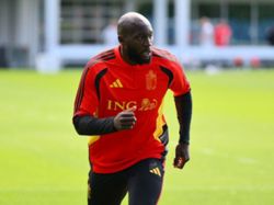 Soccer-Lukaku on bench for Belgium, Shobeir in goal for Egypt