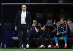Soccer-Spain have no reason for doubt after Cape Verde stalemate, says coach De la Fuente