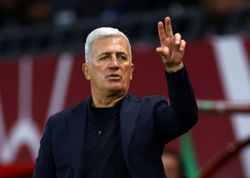 Soccer-Algeria embrace Kansas fans as they brace for Argentina opener