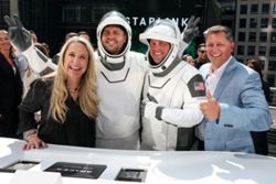 Options on SpaceX shares start trading