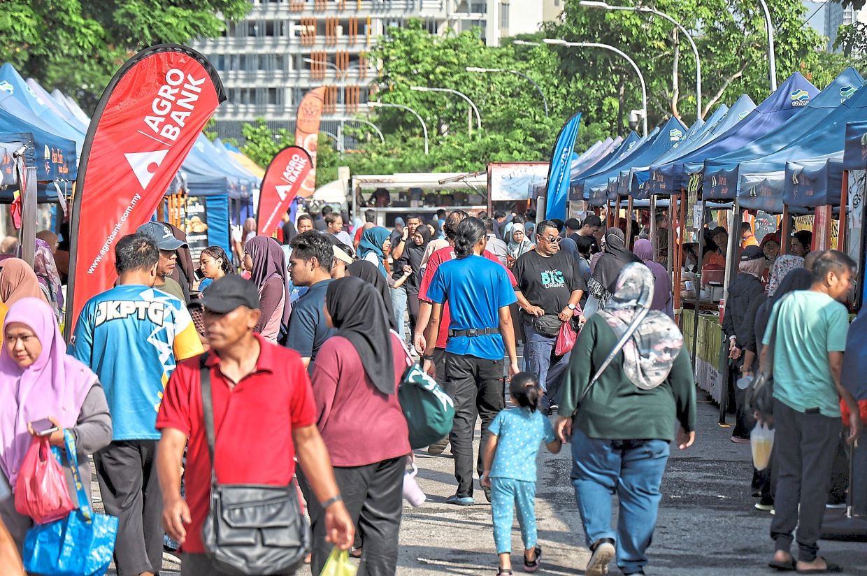 The Bandar Tasik Permaisuri farmers’ market in Cheras attracts about 5,000 visitors every week.