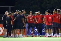 Soccer-Tunisia's new coach Renard takes reins after Lamouchi sacked