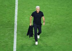 Soccer-Algeria coach says errors helped Messi score hat-trick to tie World Cup record
