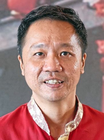 Ting, who spent two decades working in Singapore, is surprised by how much Yong Peng has changed over the years.