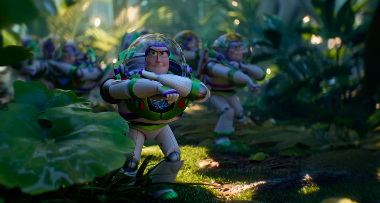 If only Star Command had given us proper uniforms for jungle sortees!