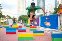 Thousands join experiential run