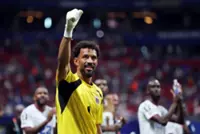 Soccer-Heroic Cape Verde keeper Vozinha to be reunited with mum at World Cup after visa issue