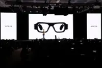 Snap bets on AR glasses in post-smartphone race