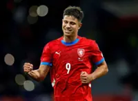Soccer-Czechs make five changes, South Africa ditch defensive formation