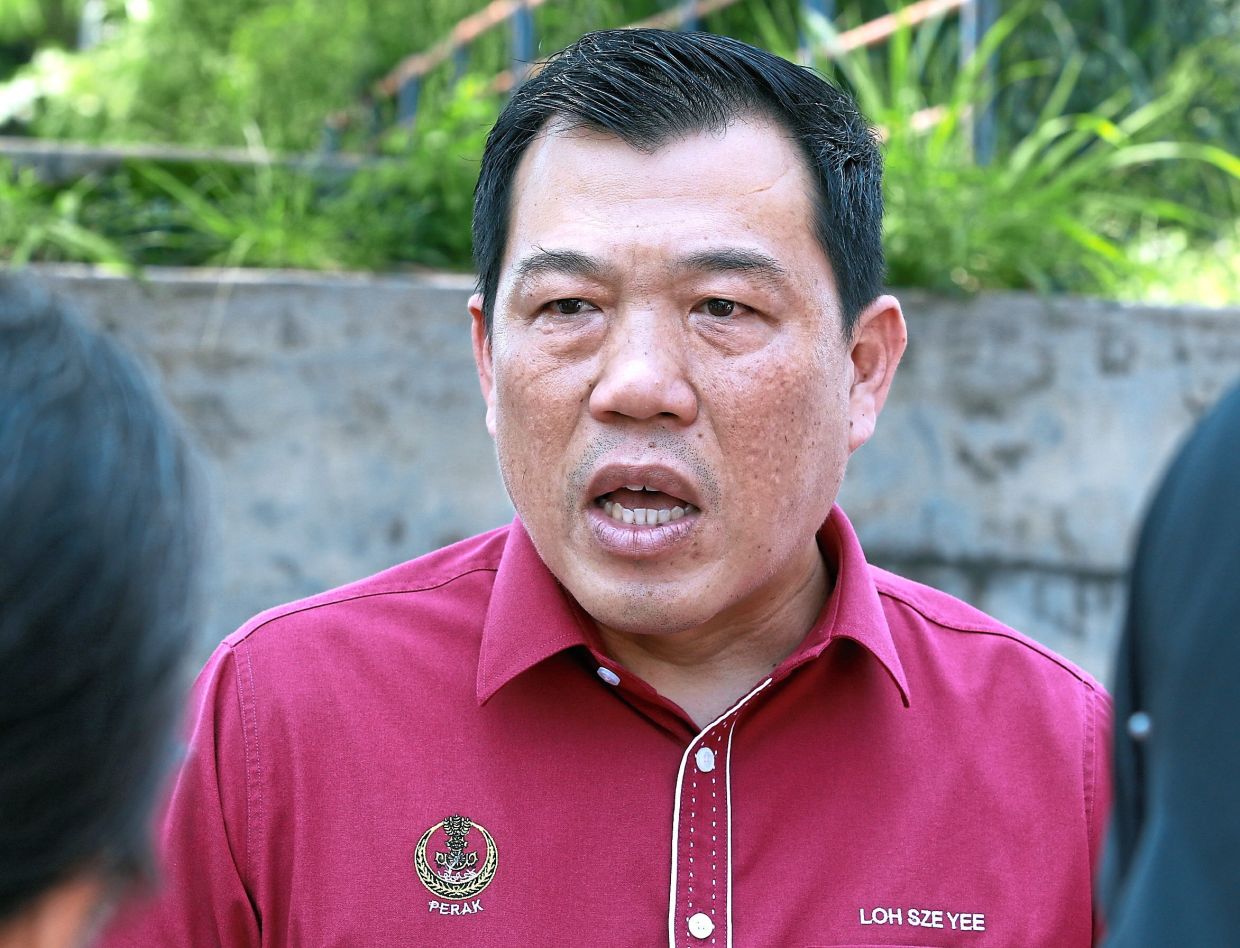Loh: Tourist arrivals will spur economic growth across Lumut, Sitiawan and Ipoh. A kayaker paddling off Pantai Pasir Bogak in Pulau Pangkor. — Filepic