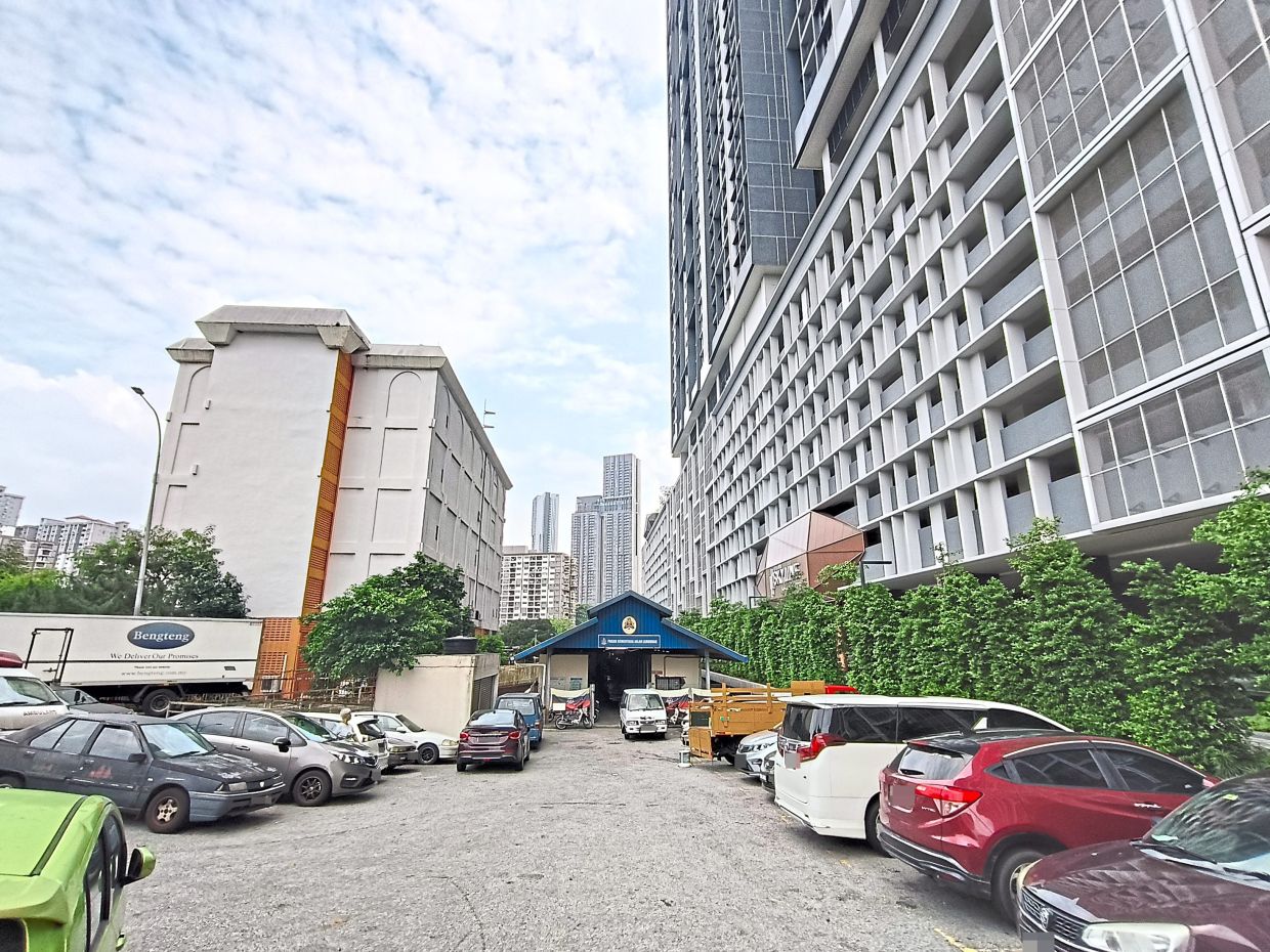 Traders say the carpark at the temporary site in Pudu is insufficient.