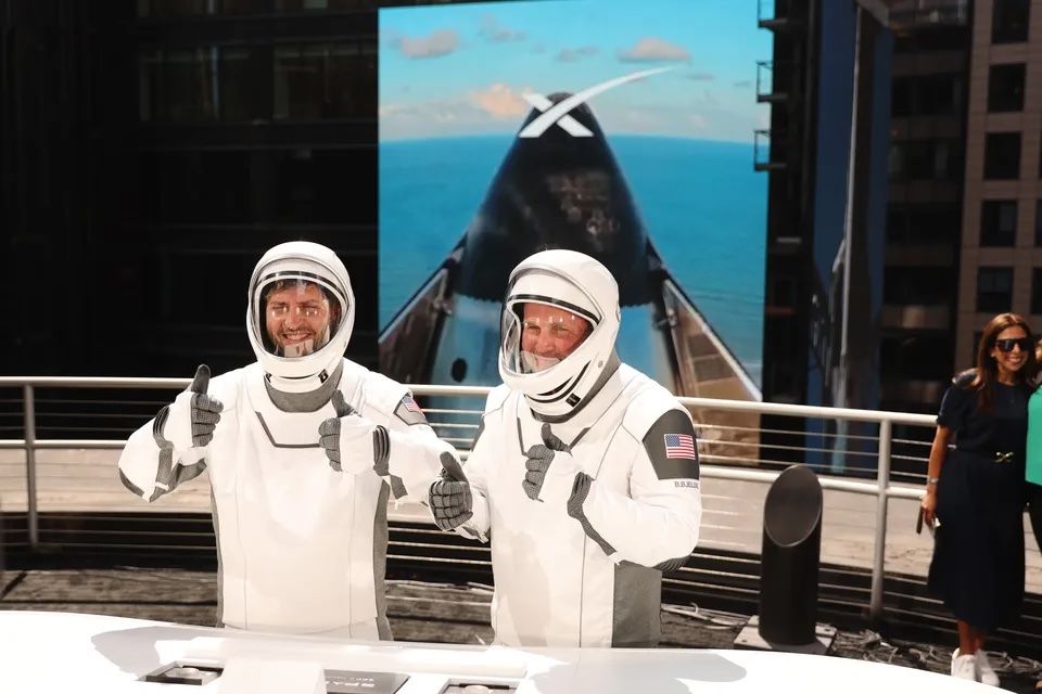 Photo of office team, satellite, VR headset