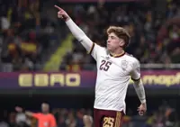 Soccer-Liverpool sign Spain's World Cup forward Munoz from Osasuna