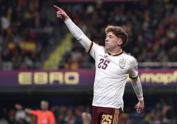Soccer-Liverpool sign Spain's World Cup forward Munoz from Osasuna