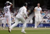 Cricket-England lose early wickets after NZ set target of 463 in 2nd test
