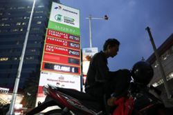 Indonesia’s blanket fuel subsidies favour the rich, say economists, urging targeted aid