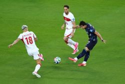 Soccer-Ten-man Paraguay eliminate Turkey with tense 1-0 win
