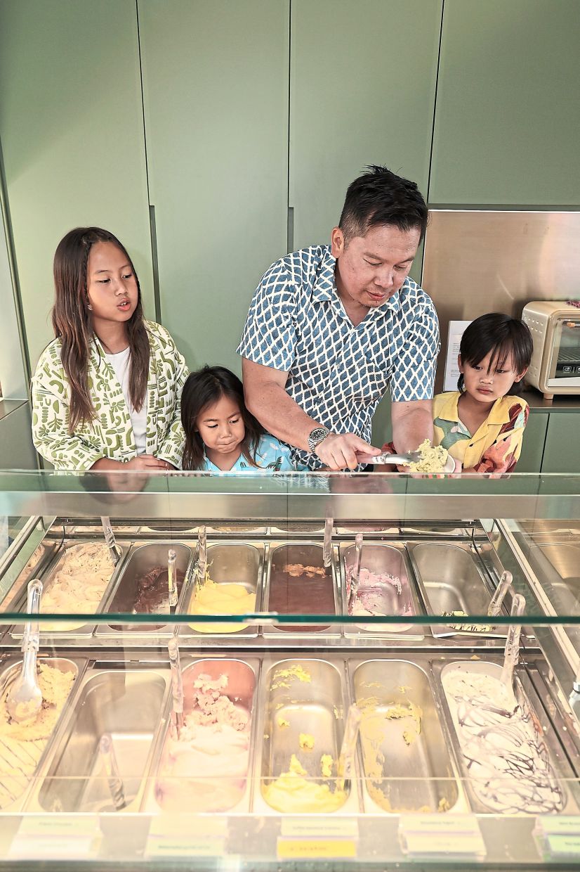 Najib himself grew up at his father’s restaurant in Sabah, so in many ways, his children’s childhood is similar to his own.