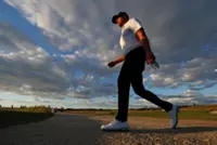 Golf-Clark laments 'flat' atmosphere with US Open win within reach