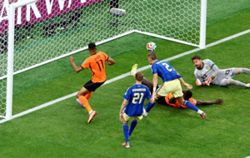 Soccer-Double delight for Dutch in 5-1 rout of Sweden