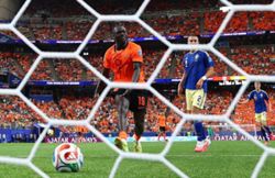 Soccer-Brobbey double makes him strong candidate to be lead attacker for the Dutch