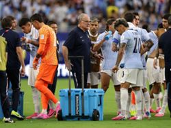 Soccer-Hydration breaks at World Cup add nothing but take away a lot, says Bielsa