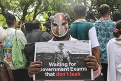 Tight security as India holds exam retest after leak scandal