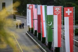 Iran says not seeking nuclear weapon or relinquishing enrichment rights