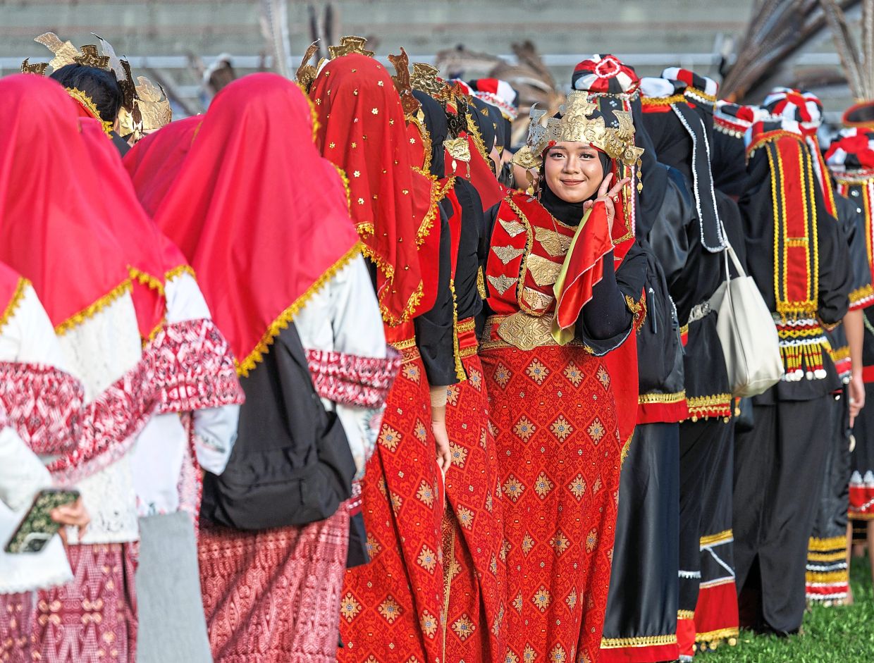 Participants from various races took part in the Betong Gawai parade.