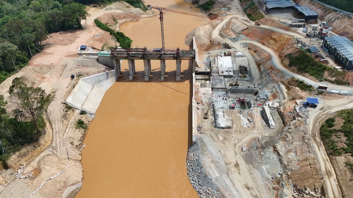 Construction underway at Malakoff’s small hydropower plant in Kelantan. This upcoming run-of-river facility is set to bolster the nation's green energy grid.