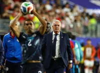 Soccer-'Out of hand': Paraguay coach Alfaro vents at World Cup's business elite