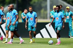 Soccer-Paqueta welcomes Neymar progress and praises Vinicius bond after Brazil win