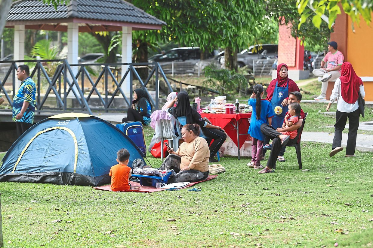 Families also took the opportunity to strengthen bonds and spend time outdoorsat Laman Rekreasi Tasik Tambahan.