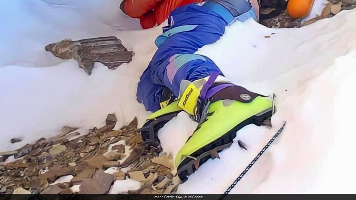 India to Retrieve ‘Green Boots’ Climber’s Body Frozen on Mount Everest After 30 Years
