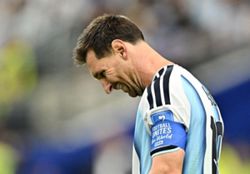 Soccer-Messi breaks men's World Cup scoring record with 17th goal
