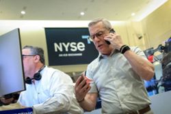Nasdaq 100 set to shed over $1 trillion as tech selloff deepens; SpaceX slides